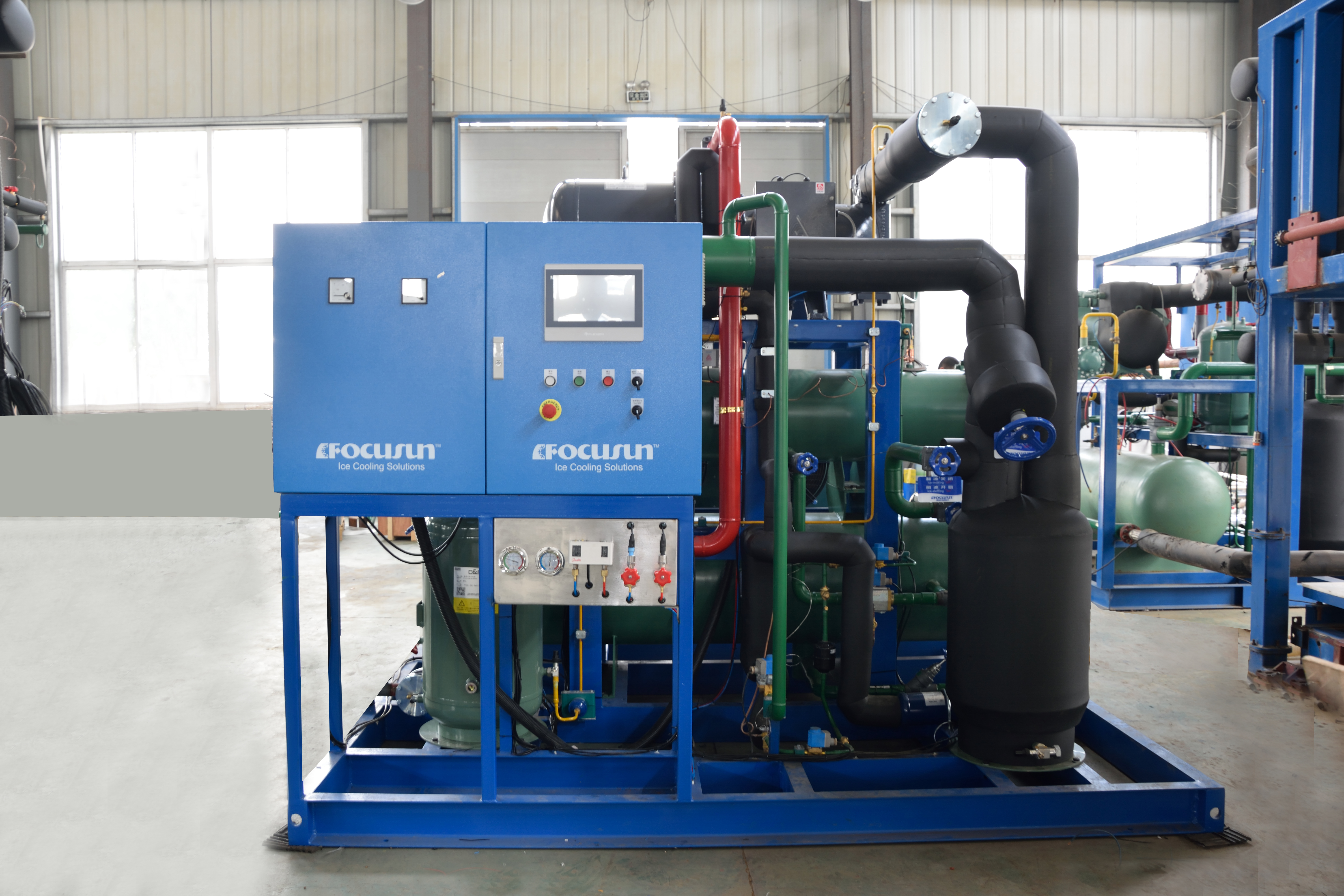 Piston compressor used in small and medium ice machines for cost-effective and intermittent ice production