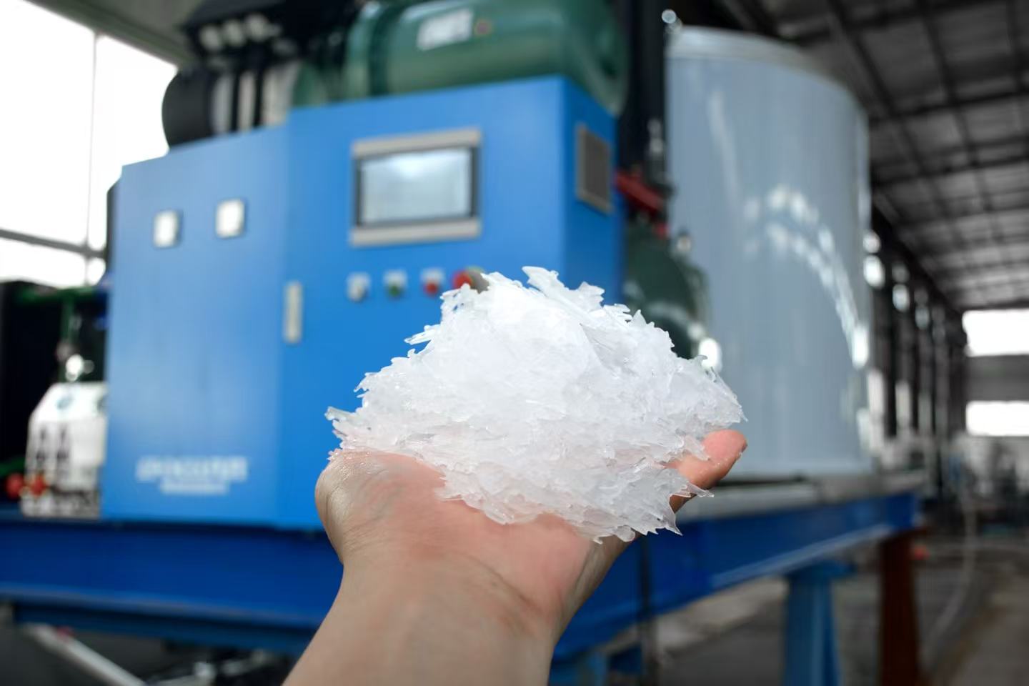  Thin, flexible flake ice produced by an industrial flake ice system