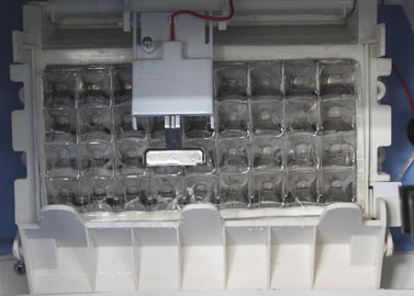 Cube ice machine for food service