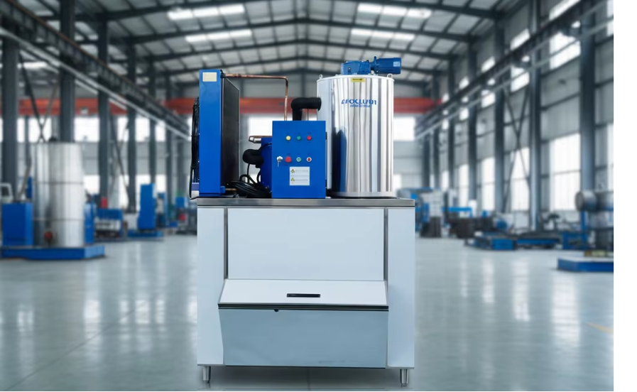 Heavy-duty flake ice maker heavily insulated with high-density polyurethane foam to prevent cold loss in warm indoor environments